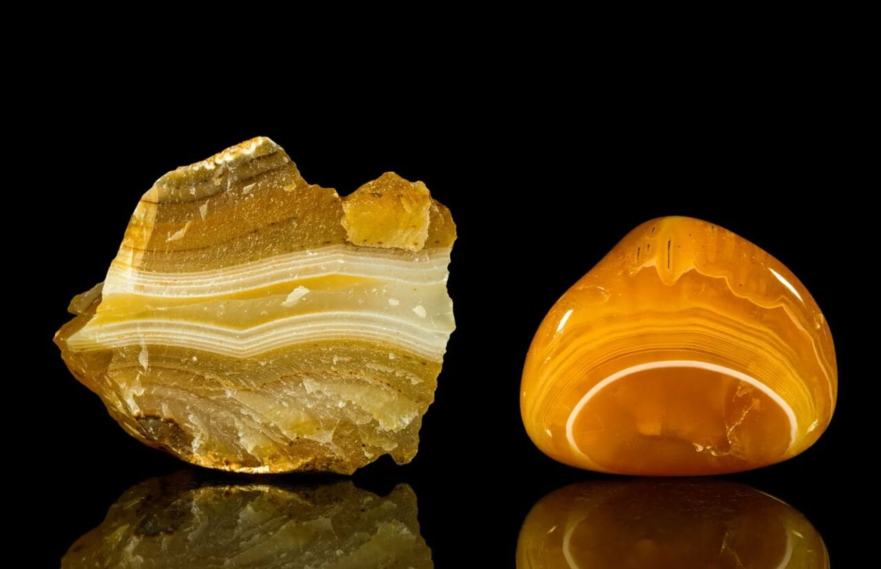 What Are the Properties of Agate Stone?