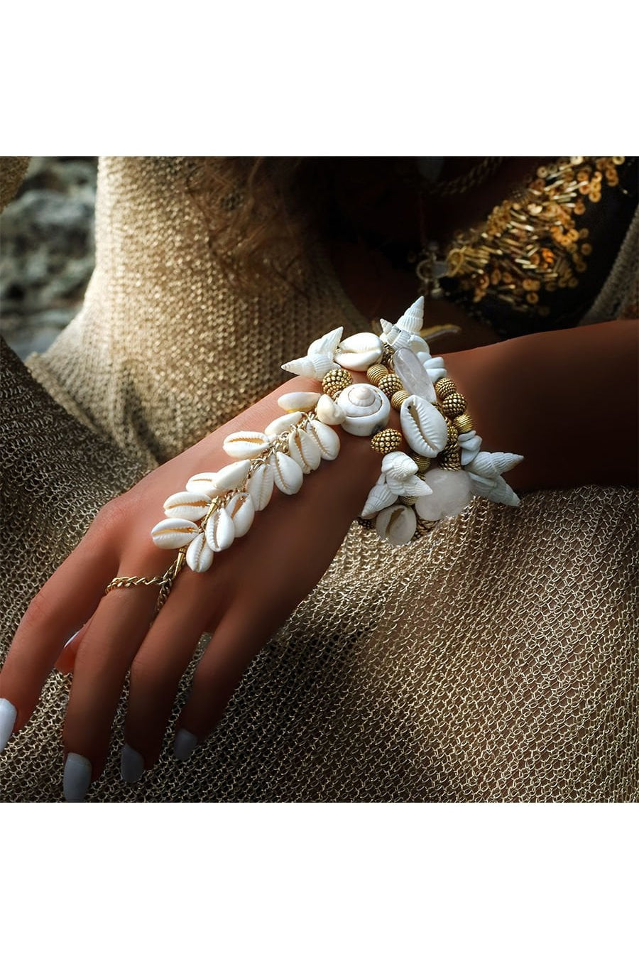 FERIADO HAND CHAIN BRACELET