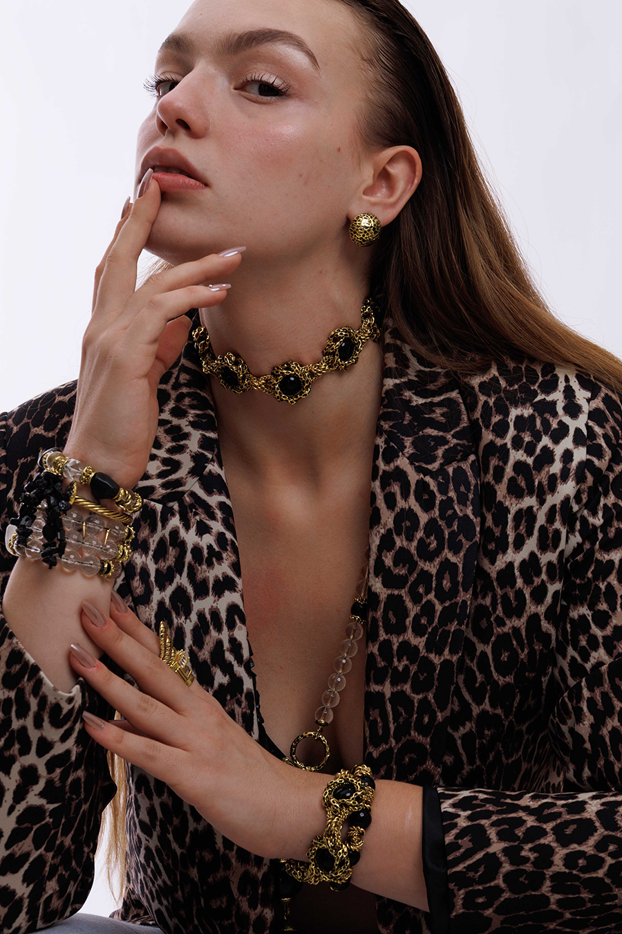 RAVORA CHOKER NECKLACE