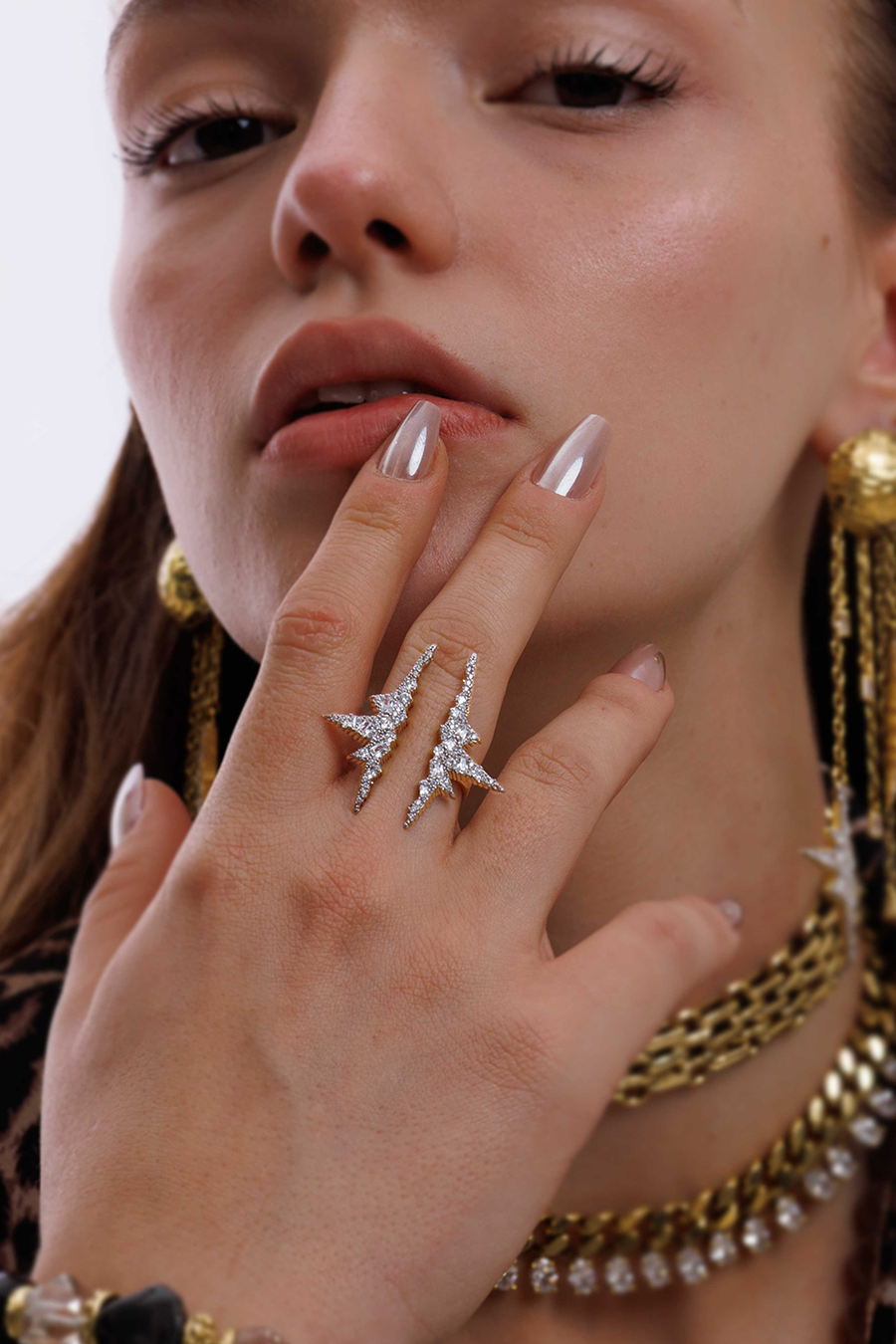 SIAURE CRYSTAL STATEMENT RING