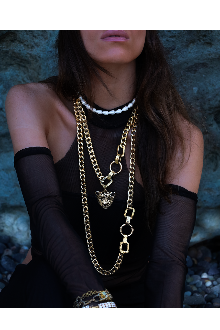 URA CHAIN NECKLACE